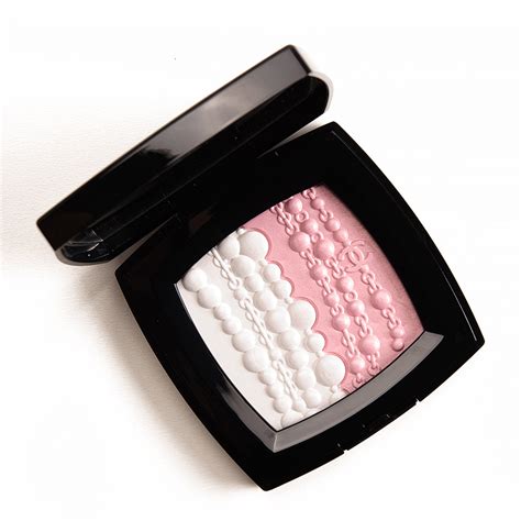 Chanel Perles et Fantaisies Illuminating Powder Review